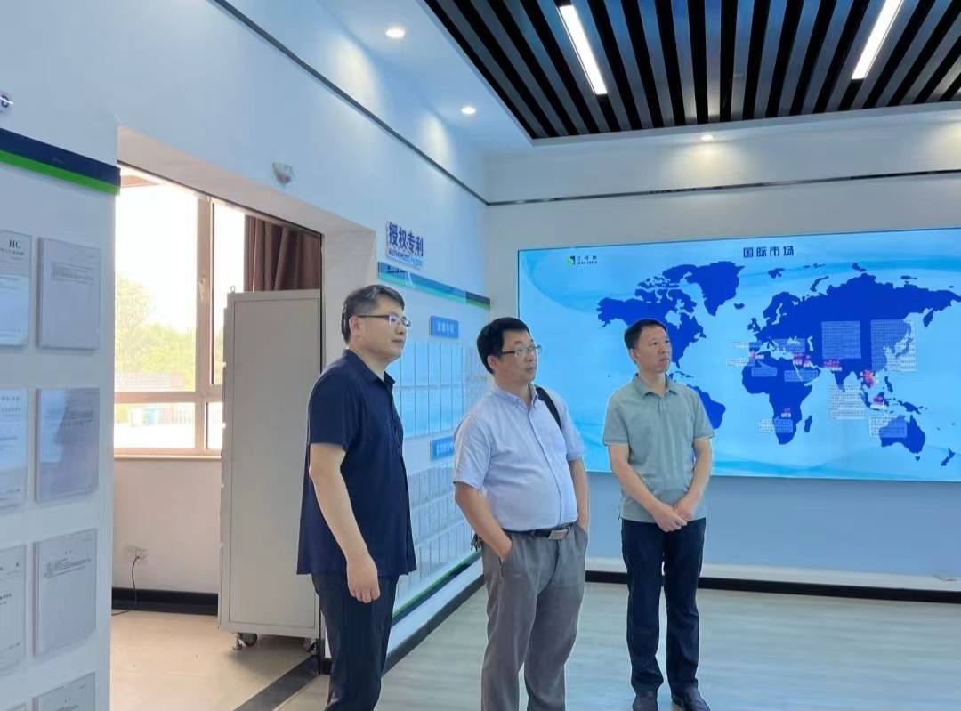 華東理工大學張樂華、胡碩真教授一行蒞臨我司考察交流